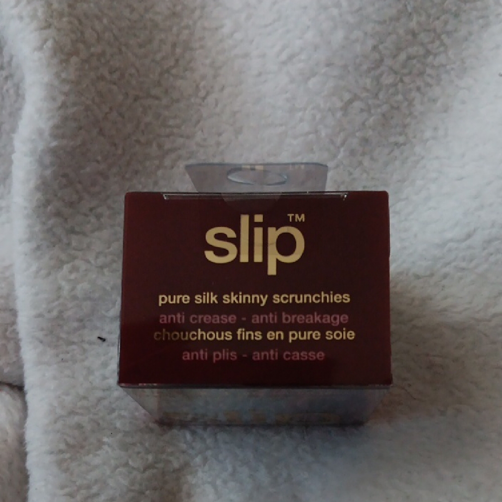 Slip Silk Scrunchies in Burgundy and Cream - Picture 4 of 4